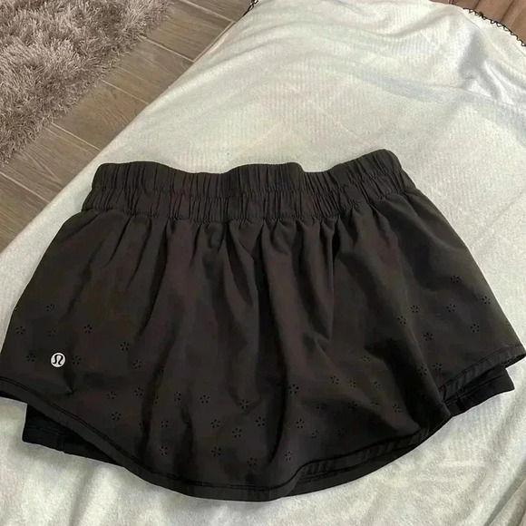 Lululemon Run: breezy by skirt laser cut 2013 - Picture 6 of 9